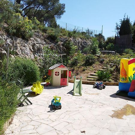 Location Gite En Provence Бокер Екстер'єр фото