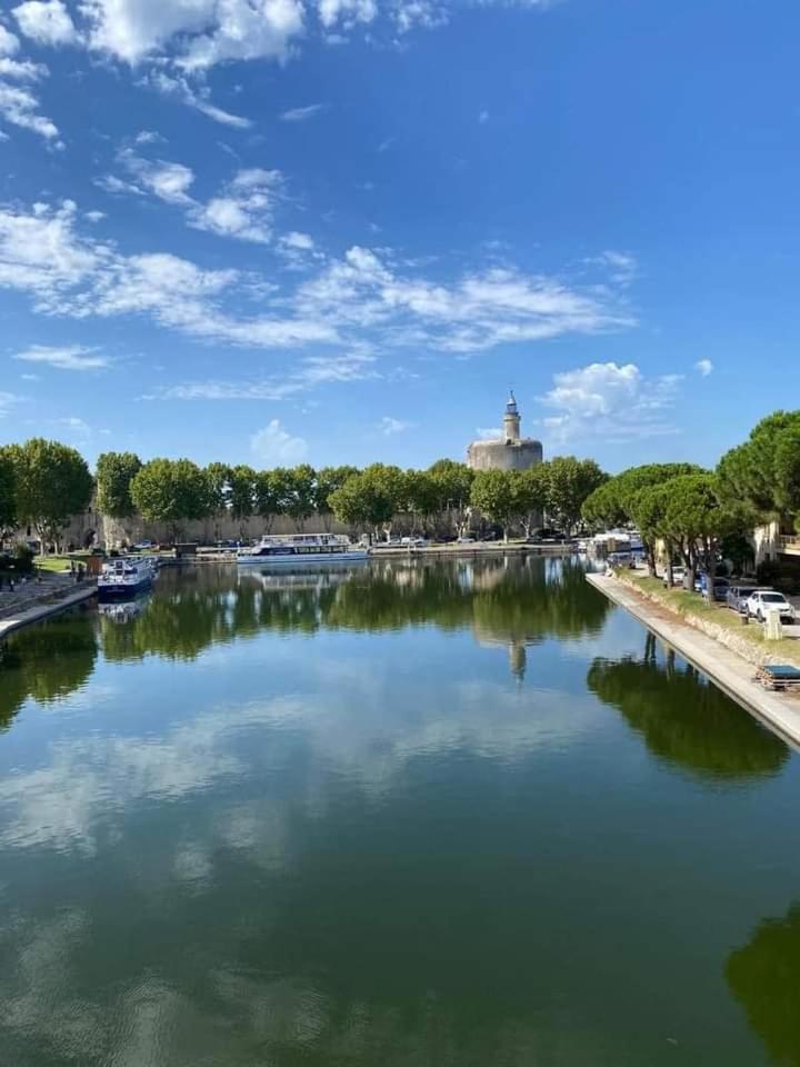Location Gite En Provence Бокер Екстер'єр фото